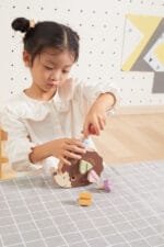 Образователна игра за фина моторика с винтове - Таралеж от PolarB - Image 6