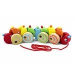 дървената играчка за дърпане - Гъсеница