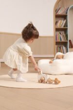 Дървена играчка за дърпане „Кокошка с пиленца“ – PolarB | VIGA Toys