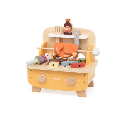 Дървено барбекю PolarB с аксесоари – месо, риба, шишчета и BBQ сос. Идеално за ролеви игри, развитие на въображението и малки готвачи.