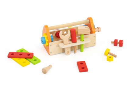 Дървен комплект с инструменти VIGA – забавен и образователен комплект за деца над 18 месеца. Съдържа 24 части за сглобяване и игра, които развиват сръчност, координация и логическо мислене. Идеален подарък!