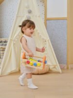 Дървен комплект с инструменти VIGA – забавен и образователен комплект за деца над 18 месеца. Съдържа 24 части за сглобяване и игра, които развиват сръчност, координация и логическо мислене. Идеален подарък!