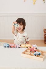 Дървени превозни средства PolarB – 9 колички в кутия. Ролеви игри, правила за движение и социални умения. Безопасна и сертифицирана играчка.