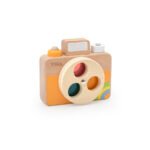 Дървен детски фотоапарат с цветни филтри от VIGA Toys. Играчка с въртящ се обектив и цветни ефекти, която развива въображението и наблюдателността на децата.