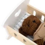 Дървена люлка за кукли VIGA Toys, подходяща за кукли до 50 см. Развива въображението, грижата и ролевите игри при децата.