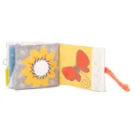 Мека бебешка книжка „Пате“ от плюш с цветни страници – стимулира фината моторика и сетивата. Безопасна, произведена в България, с възможност за пране до 30°C.