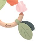 Сензорна гризалка и дрънкалка Classic World. Различни текстури, подходяща за бебета 0+, облекчава никненето на зъбки.