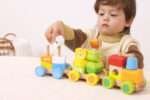 Цветен дървен влак с животни VIGA Toys 44849