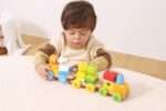 Цветен дървен влак с животни VIGA Toys 44849