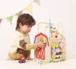 Дървена къща Ферма със 7 активности VIGA Toys 44854