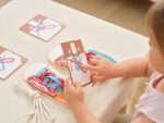 Дървени обувки за връзване с карти VIGA Toys